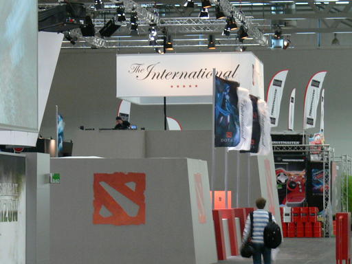 DOTA 2 - GamesCom 2011: Итоги турнира, награждение и фото отчет